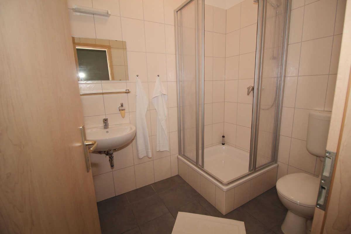 Kutterfisch Kajueten Direkt Im Stadthafen Apartment Sassnitz Exterior photo